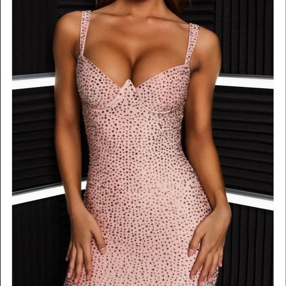 under your spell underwired embellished mini dress in mauve